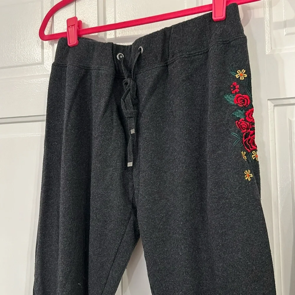 Make + Model Sweat Set - Picture 4 of 5